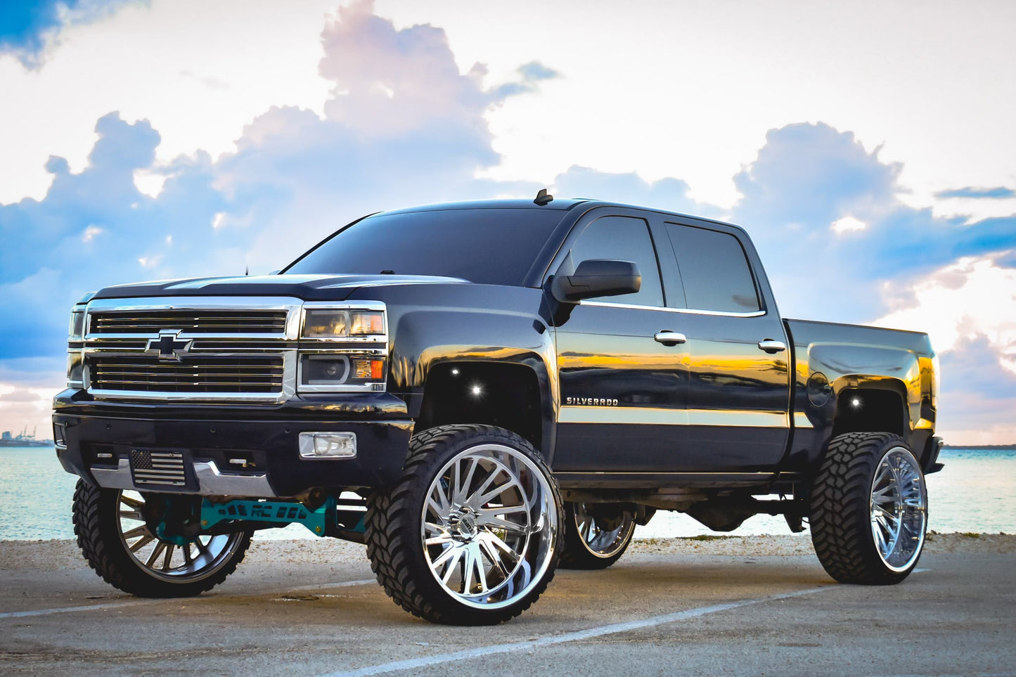 Rough Country | 7 Inch Lift Kit | Chevy/GMC 1500 2WD (2014-2018)