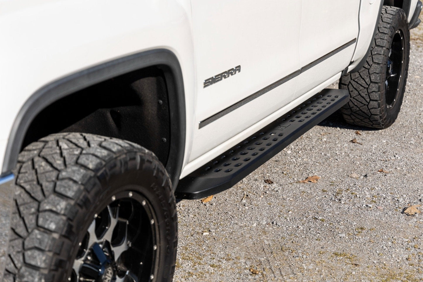 Rough Country | RPT2 Running Boards | Crew Cab | Chevy/GMC 1500/2500HD/3500HD (07-18)