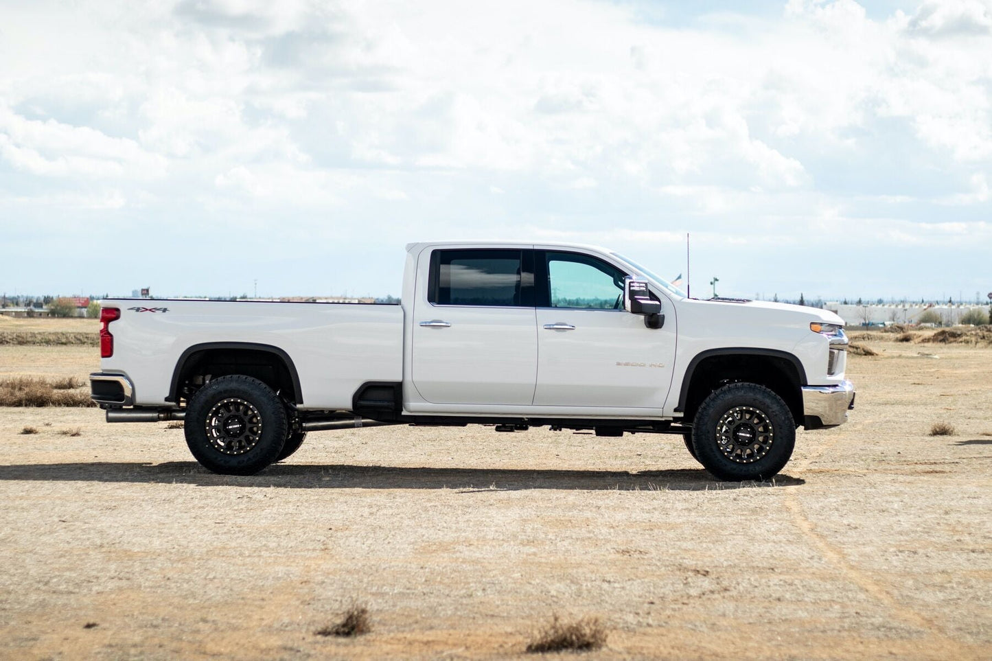 Cognito - 3-Inch Performance Leveling Lift Kit With Fox PS 2.0 IFP Shocks for 20-23 Silverado/Sierra 2500/3500 2WD/4WD