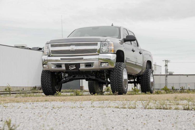 Rough Country | 7.5 Inch Lift Kit | Chevy/GMC 1500 4WD (2007-2013)