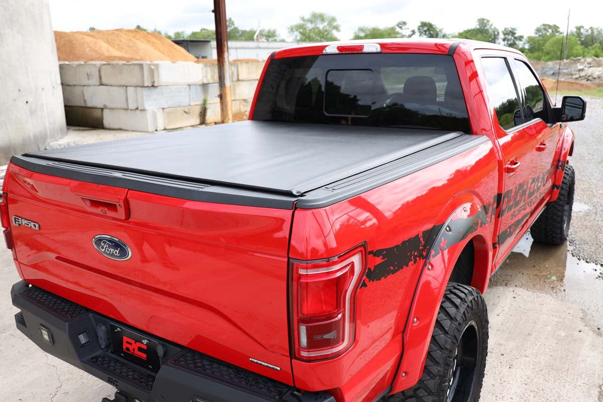 Rough Country | Soft Roll Up Bed Cover | 5' Bed | Toyota Tacoma 2WD/4WD (2016-2023)