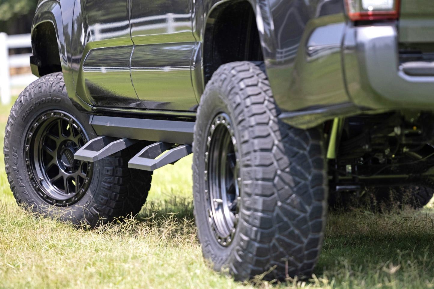 Rough Country  | SR2 ADJ Aluminum Steps | Double Cab | Toyota Tacoma (05-23)