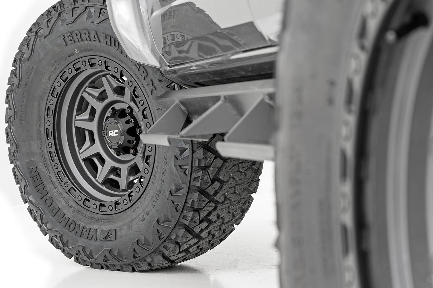 Rough Country  | Rough Country 85 Series Wheel | Simulated Beadlock | Gunmetal Gray/Black | 17x9 |