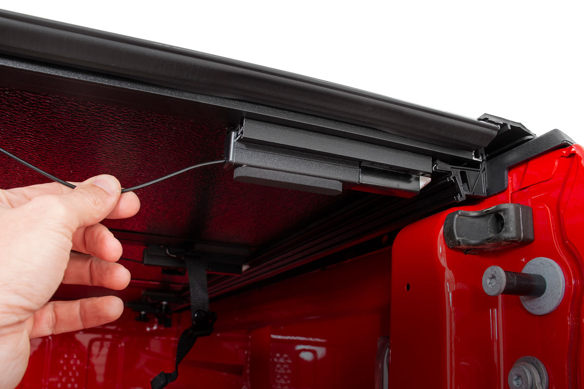 Rough Country  | Hard Low Profile Bed Cover | 6'7" Bed | Rail Caps | Chevy/GMC 2500HD/3500HD (20-23)