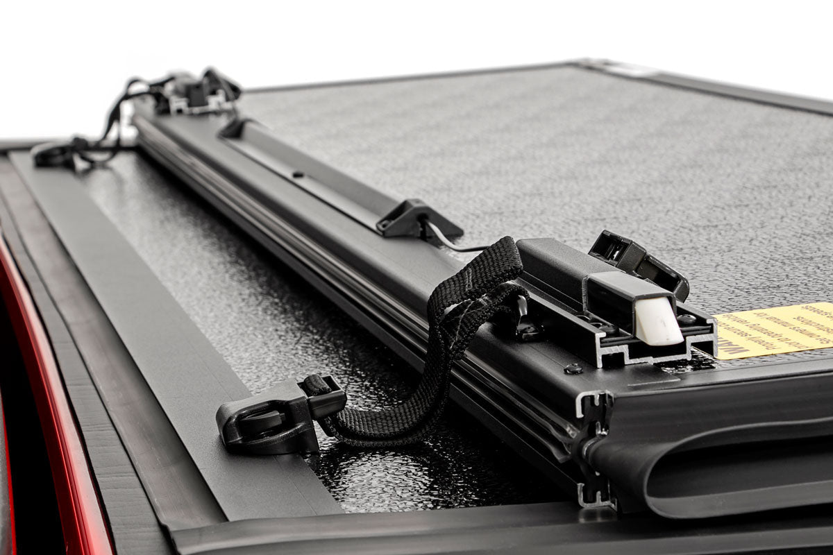 Rough Country  | Hard Low Profile Bed Cover | 6'2" Bed | Toyota Tacoma (05-15)