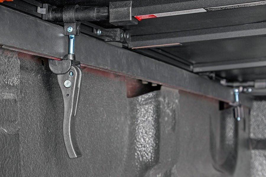 Rough Country  | Bed Cover | Tri Fold | Soft | 5'9" Bed | Chevy/GMC 1500 (07-13)