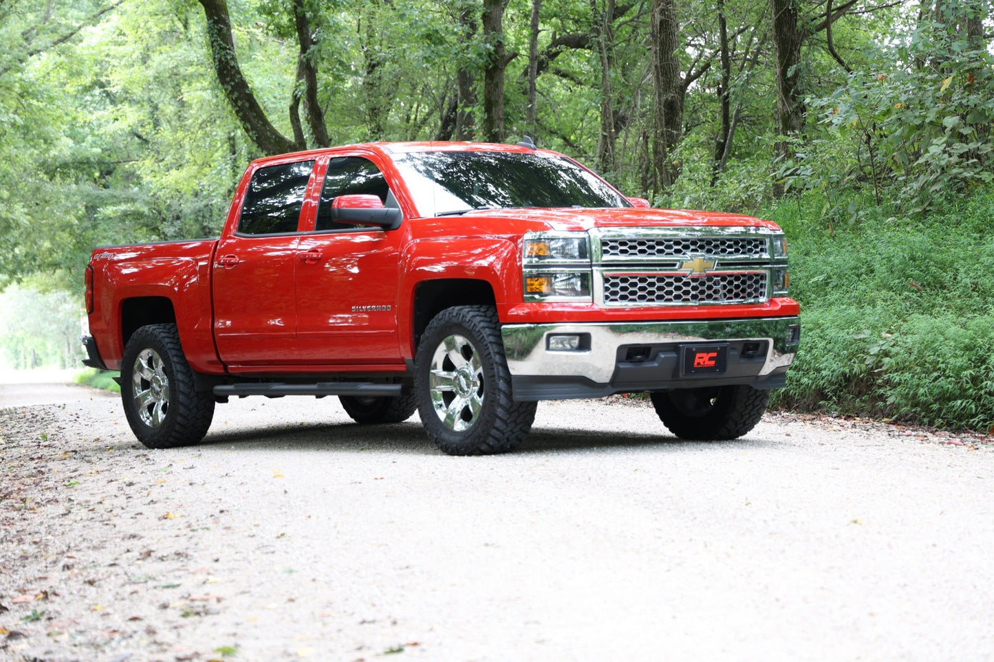 Rough Country | 2" Leveling Kit | Loaded Strut | Chevy/GMC 1500 2WD/4WD (2014-2018)