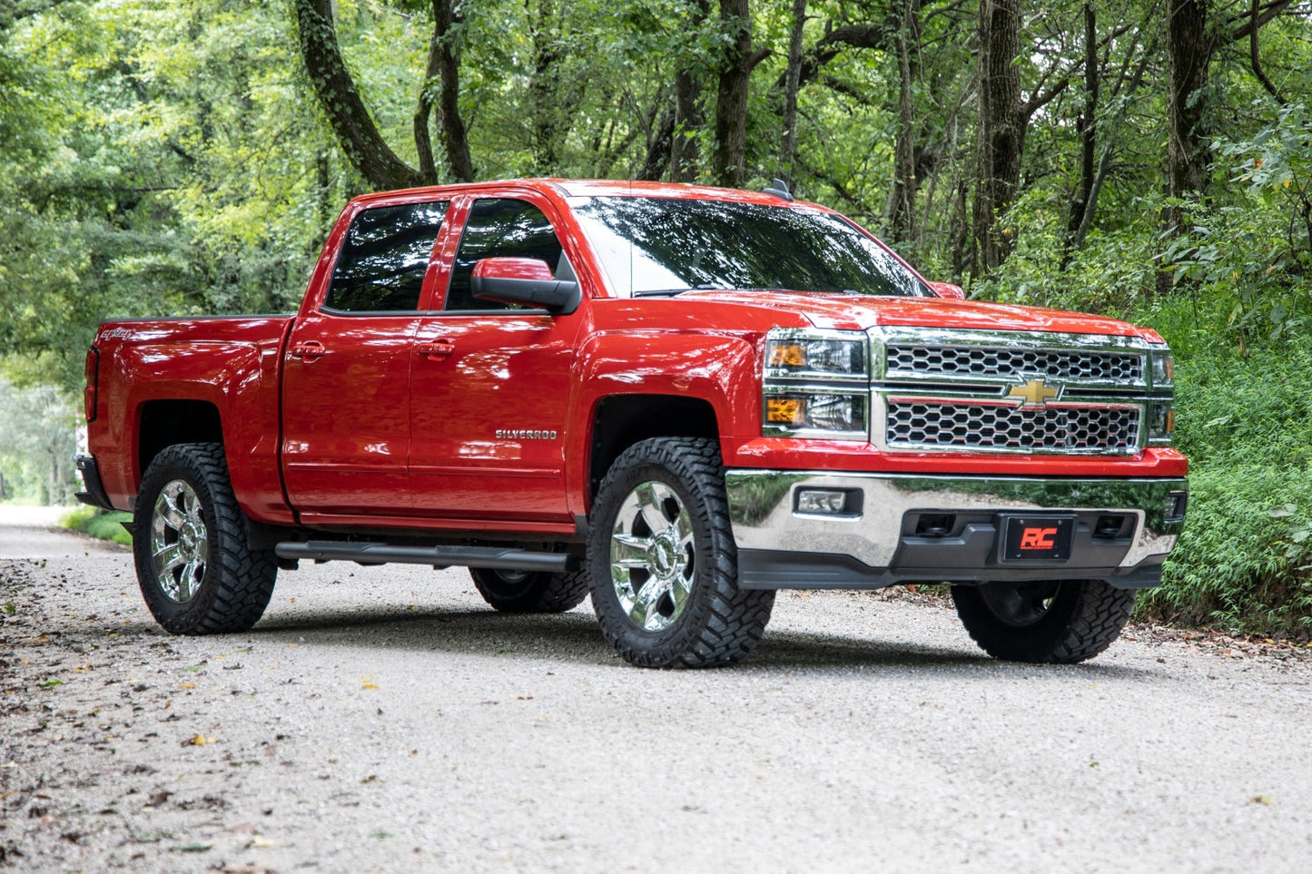 Rough Country | 2" Leveling Kit | Loaded Strut | Chevy/GMC 1500 2WD/4WD (2014-2018)