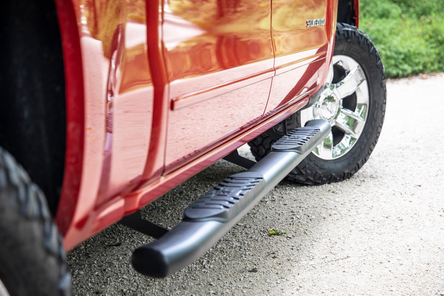 Rough Country  | Oval Nerf Step | Crew | Def Tank | Chevy/GMC 1500/2500HD/3500HD (07-19)