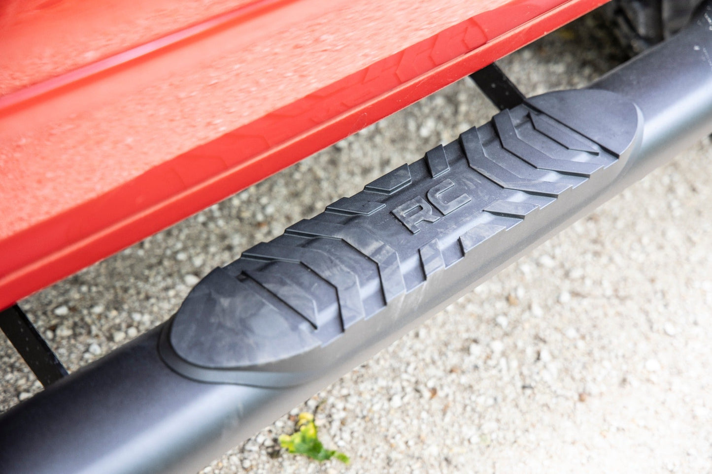 Rough Country  | Oval Nerf Step | Crew | Def Tank | Chevy/GMC 1500/2500HD/3500HD (07-19)