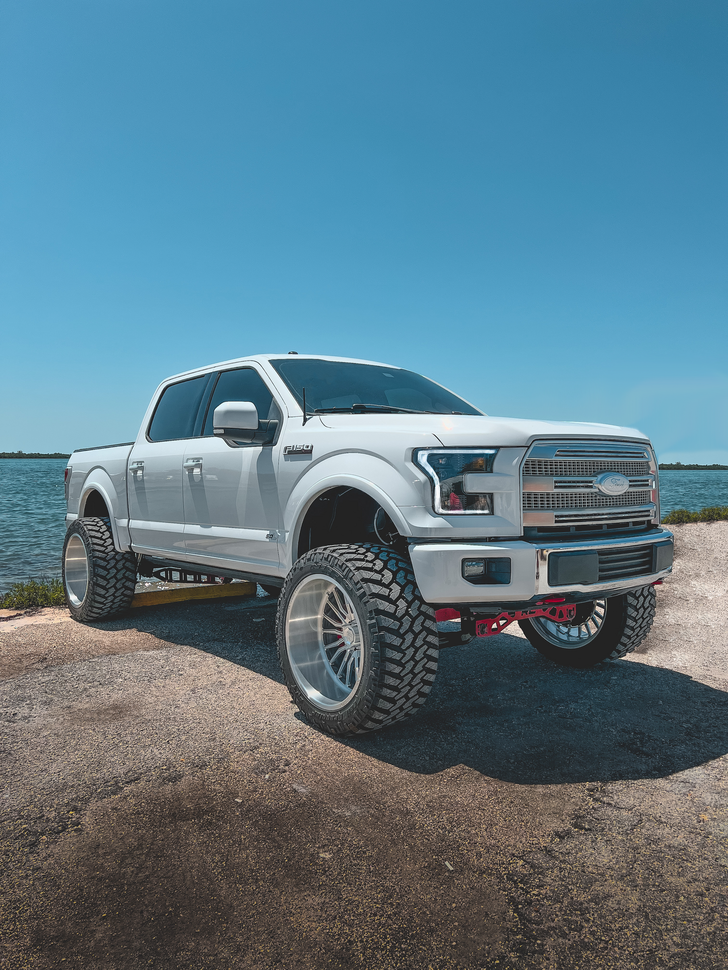 Rough Country | 6 Inch Lift Kit | Ford F-150 4WD (2015-2020)