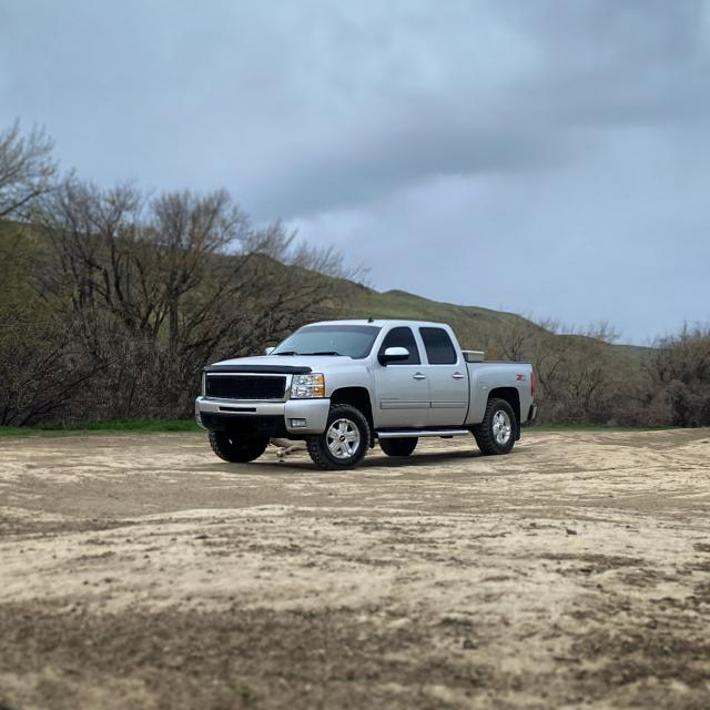 Rough Country | 3.5 Inch Lift Kit | Chevy/GMC 1500 4WD (2007-2013)