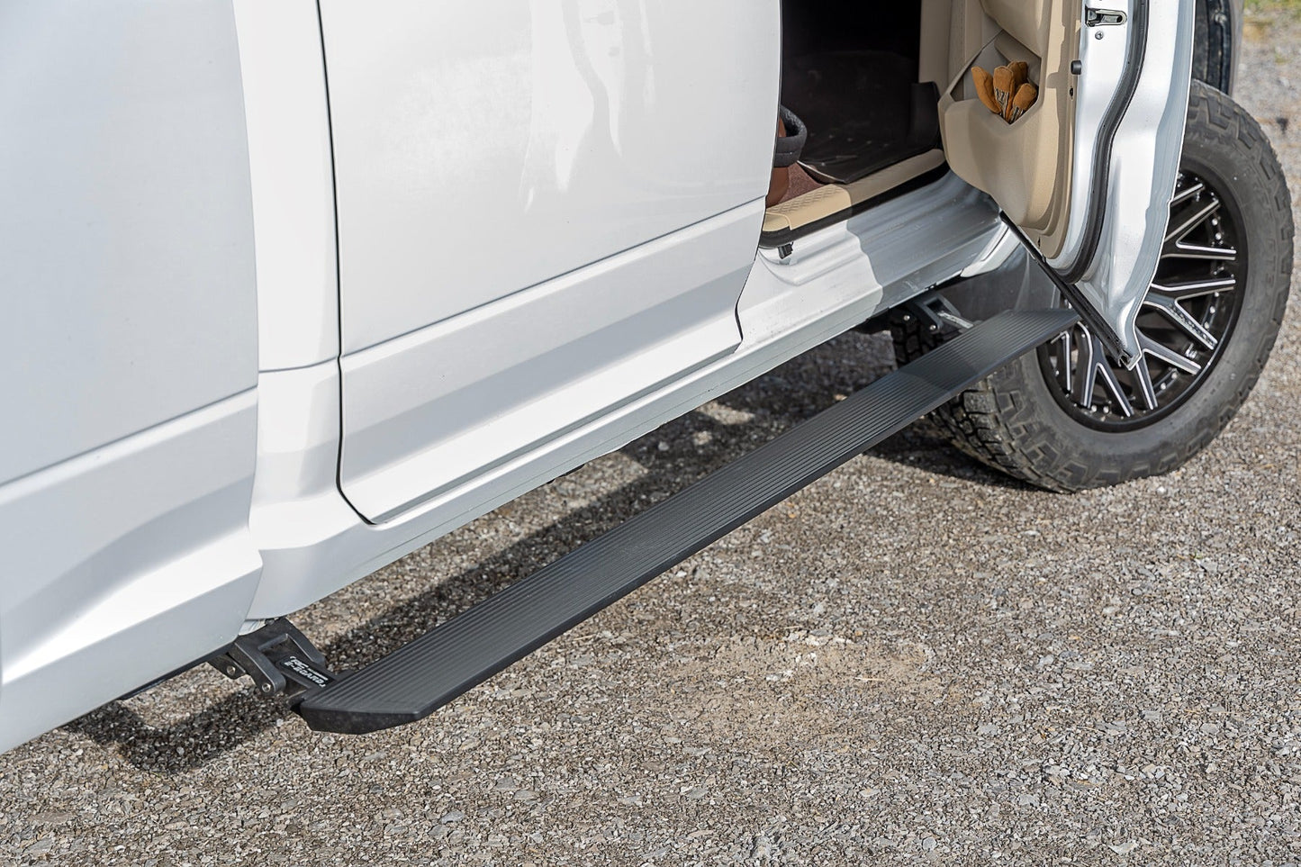 Rough Country  | Power Running Boards | Lighted | Gas | Crew Cab | Ram 2500 (2010-2023)