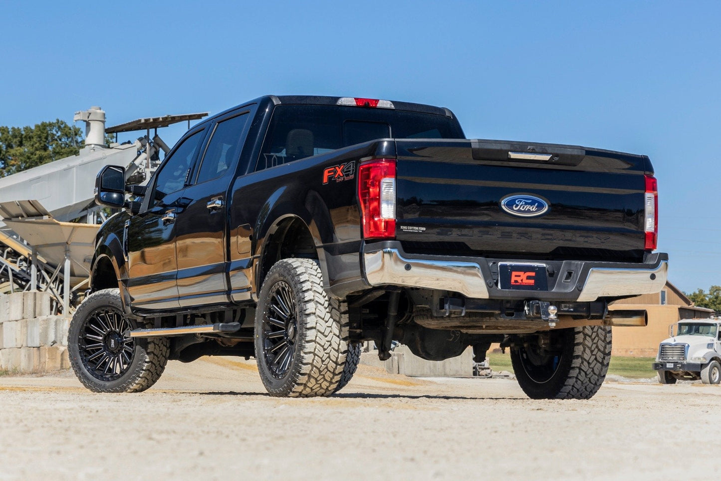 Rough Country  | Rough Country 97 Series Wheel | One-Piece | Gloss Black | 17x9 |