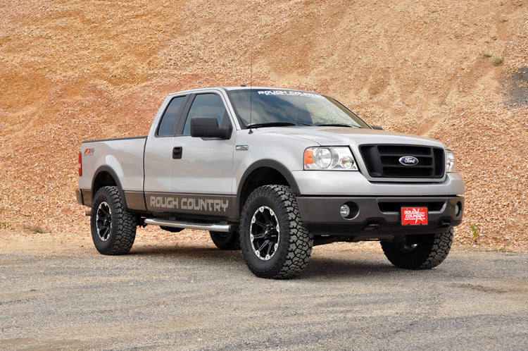 Rough Country | 2.5 Inch Lift Kit | Ford F-150 2WD/4WD (2004-2008)