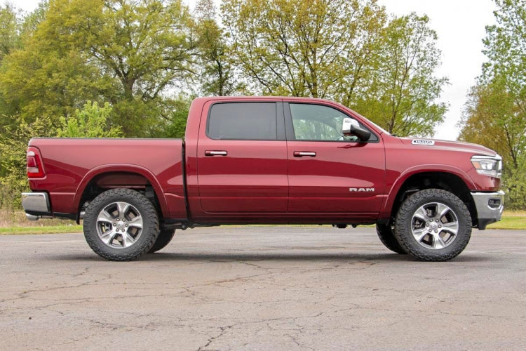 Rough Country | 3.5 Inch Lift Kit | Ram 1500 2WD/4WD (2019-2023)