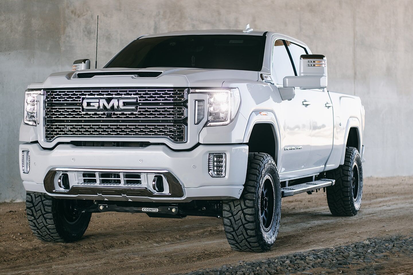 Cognito - 4-Inch Performance Lift Kit with Fox PSRR 2.0 Shocks for 20-24 Silverado/Sierra 2500/3500 2WD/4WD