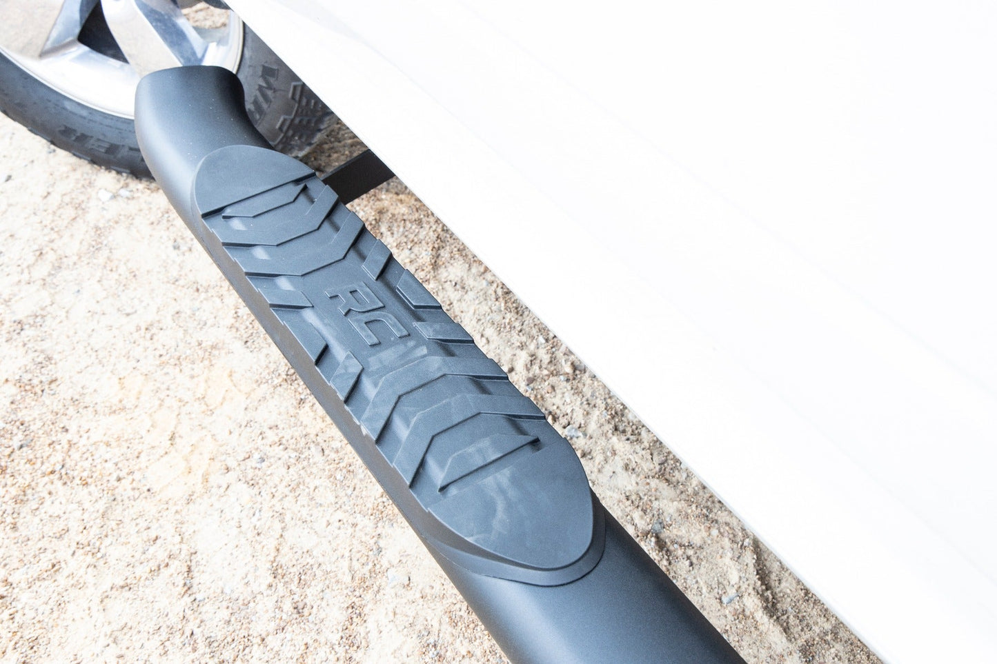 Rough Country  | Oval Nerf Step | Crew Cab | Black | Ram 1500/2500/3500 2WD/4WD