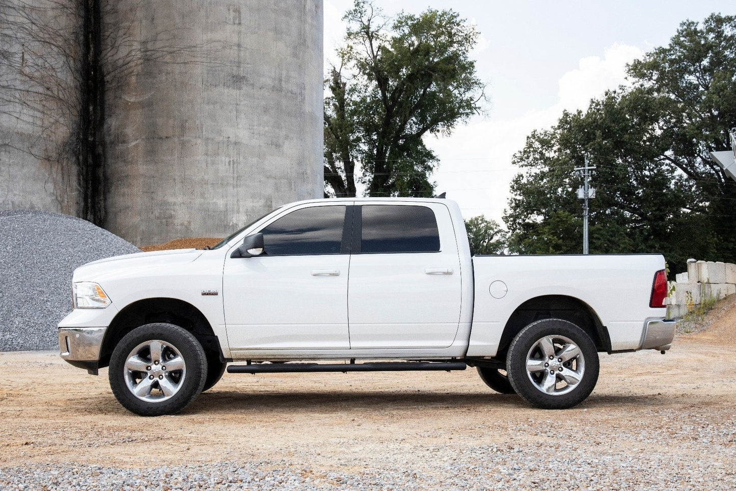 Rough Country  | Oval Nerf Step | Crew Cab | Black | Ram 1500/2500/3500 2WD/4WD