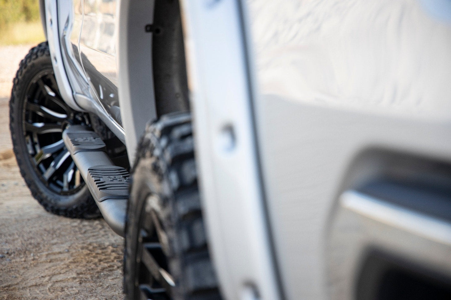 Rough Country  | Oval Nerf Step | Crew | Def Tank | Chevy/GMC 1500/2500HD/3500HD (19-23)