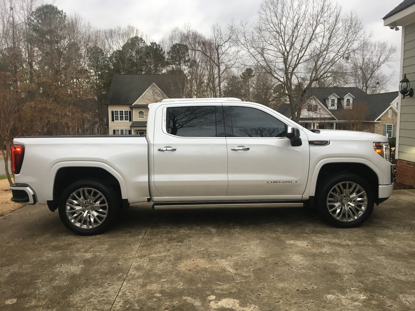 Rough Country | 2" Leveling Kit | Adaptive Ride | GMC Sierra 1500 Denali 2WD/4WD (2019-2023)