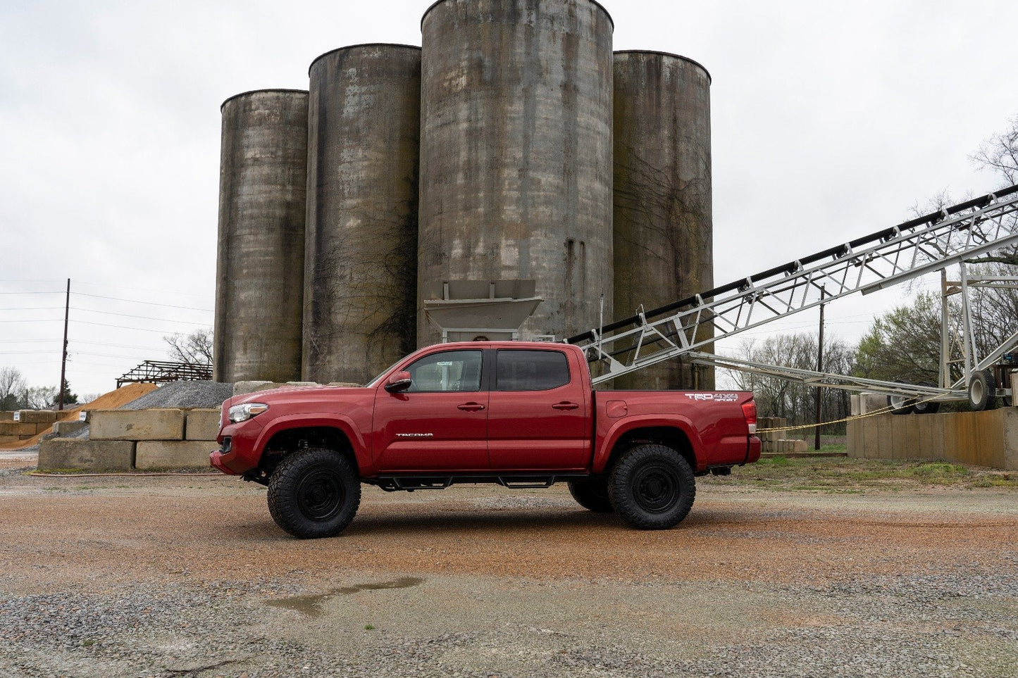 Rough Country  | 3.5 Inch Lift Kit | UCA and Leaf Springs | Toyota Tacoma 4WD (2005-2023)