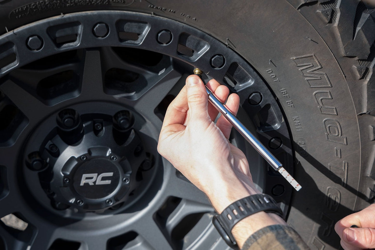 Rough Country  | Emergency Tire Repair Kit w/Carrying Case | 39pcs